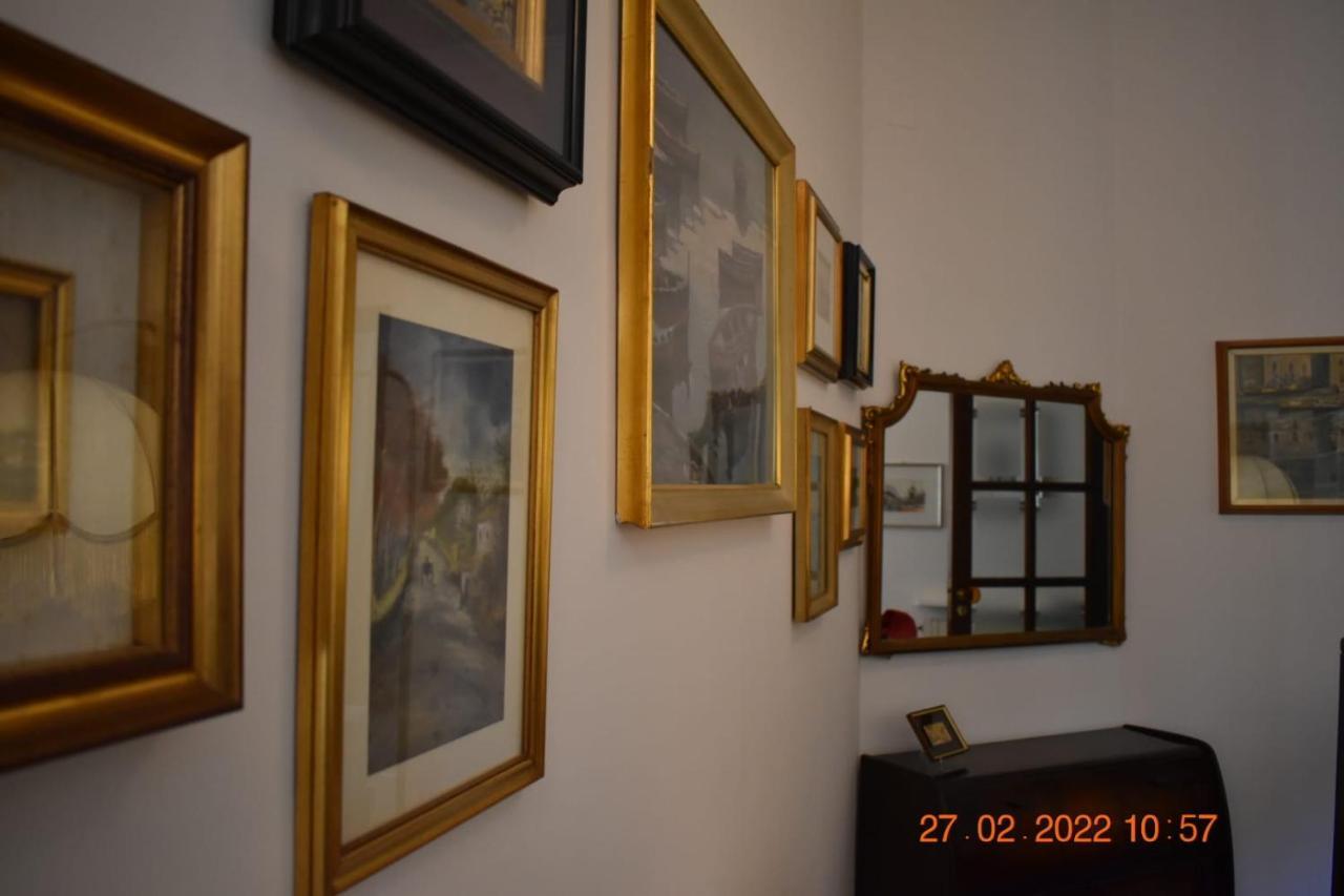 CASA VACANZE A casa di Maria Naples Luaran gambar
